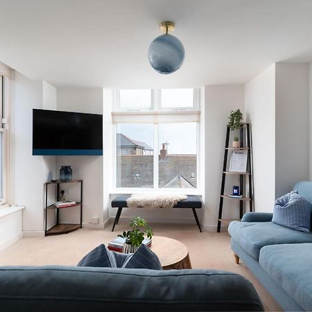 Apres Beach Apartment Sleeps 4 Penzance Esterno foto