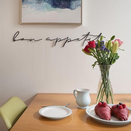 Apres Beach Apartment Sleeps 4 Penzance Esterno foto