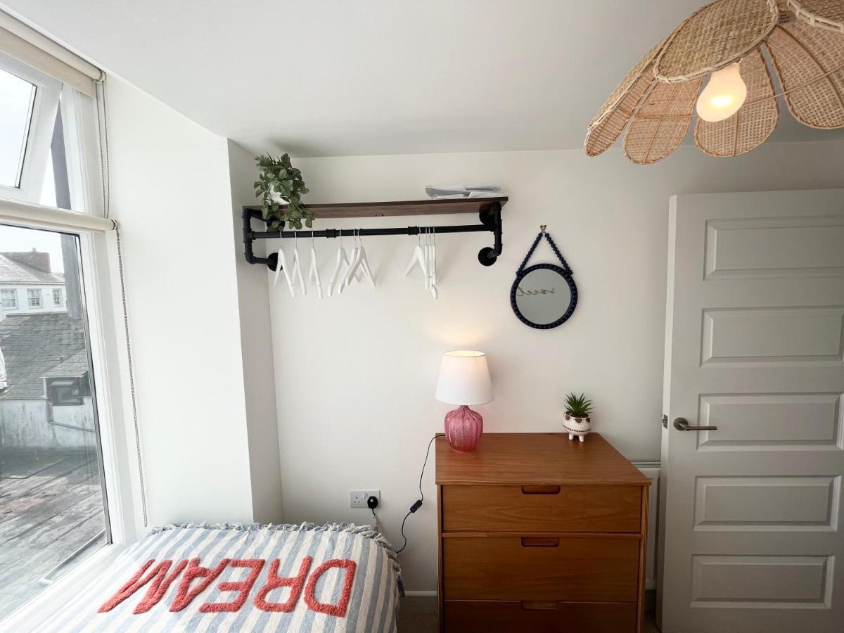 Apres Beach Apartment Sleeps 4 Penzance Esterno foto