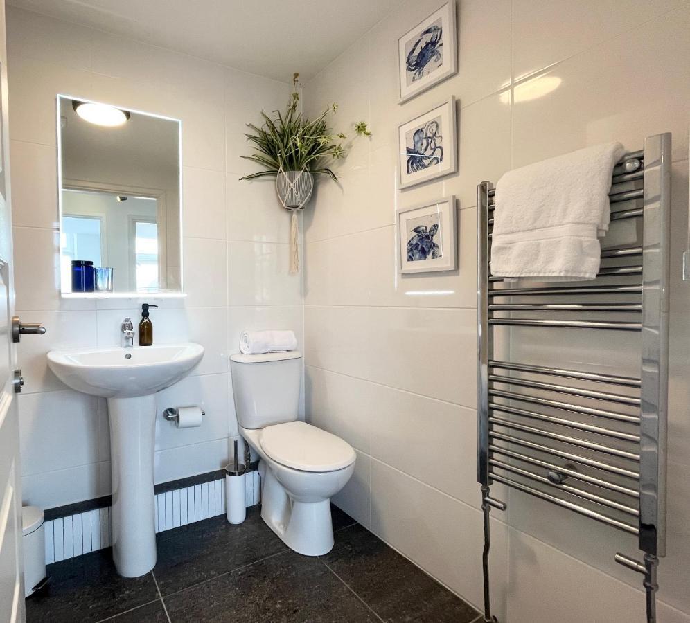 Apres Beach Apartment Sleeps 4 Penzance Esterno foto