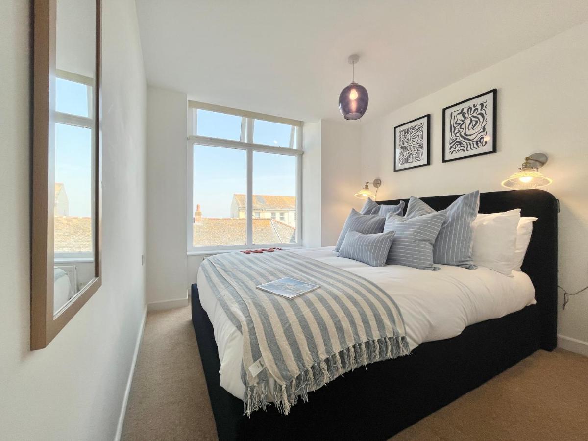 Apres Beach Apartment Sleeps 4 Penzance Esterno foto