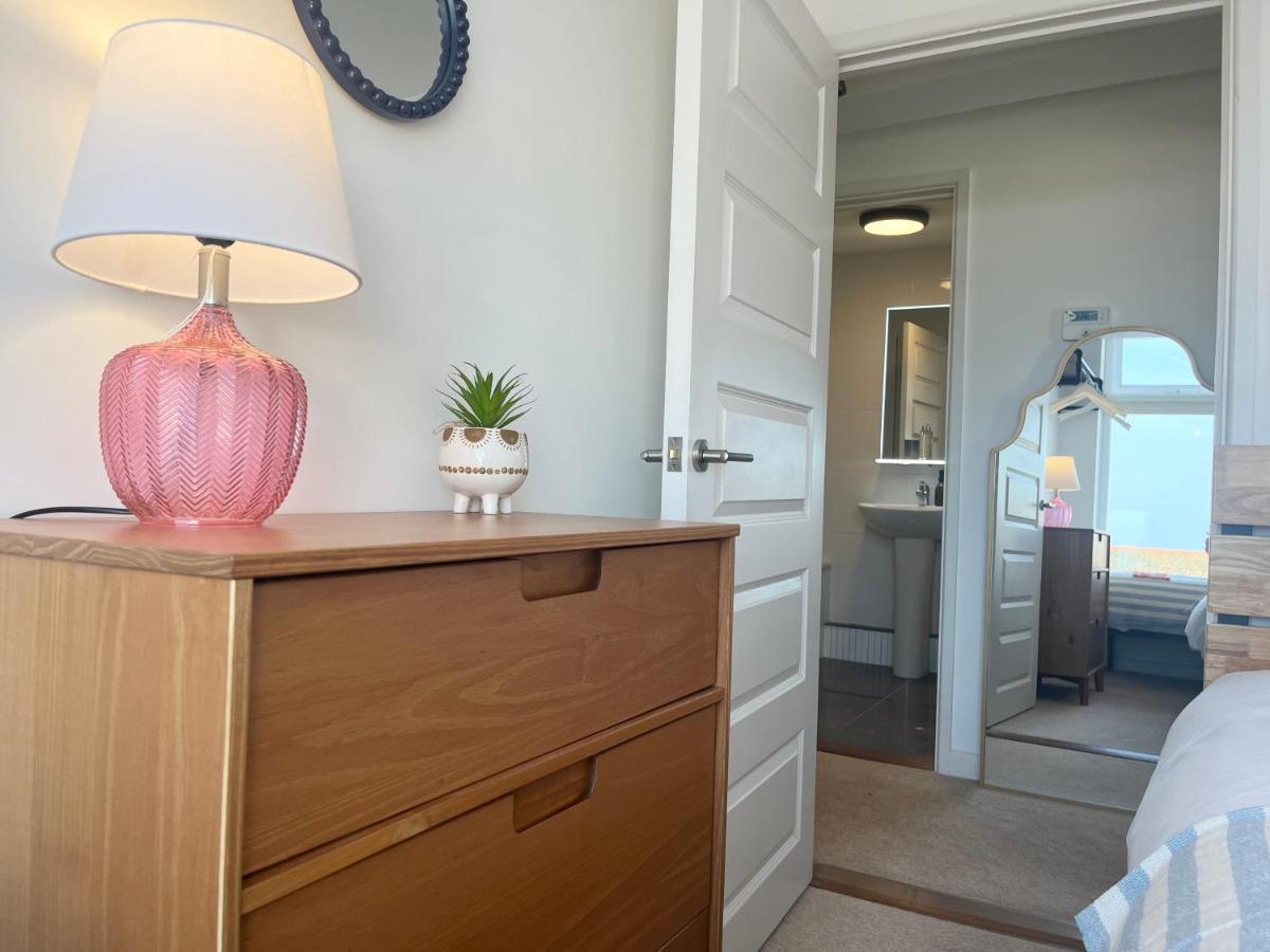 Apres Beach Apartment Sleeps 4 Penzance Esterno foto