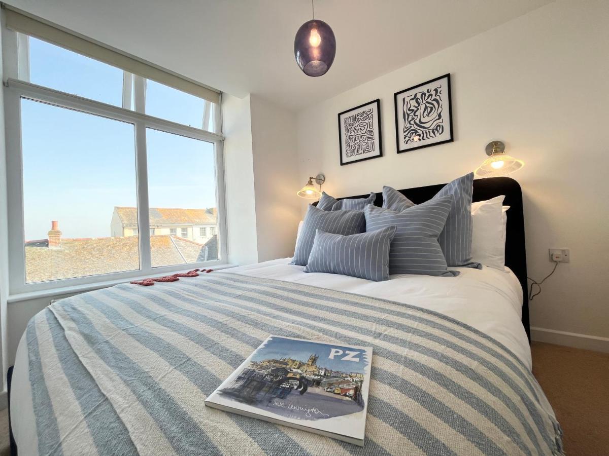 Apres Beach Apartment Sleeps 4 Penzance Esterno foto