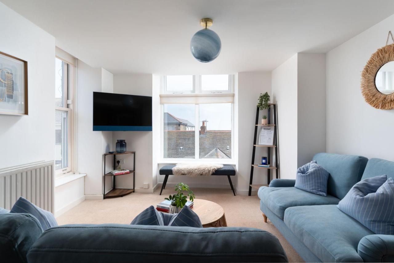 Apres Beach Apartment Sleeps 4 Penzance Esterno foto