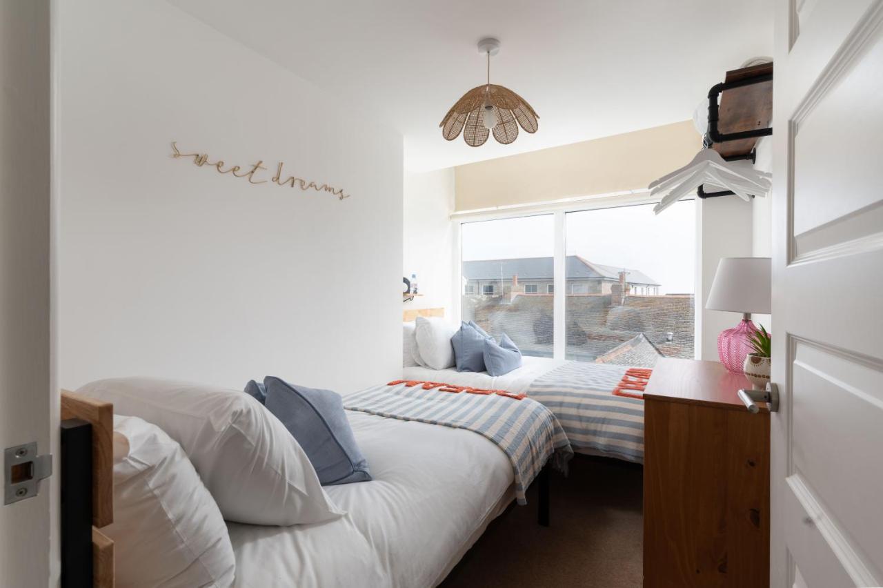 Apres Beach Apartment Sleeps 4 Penzance Esterno foto