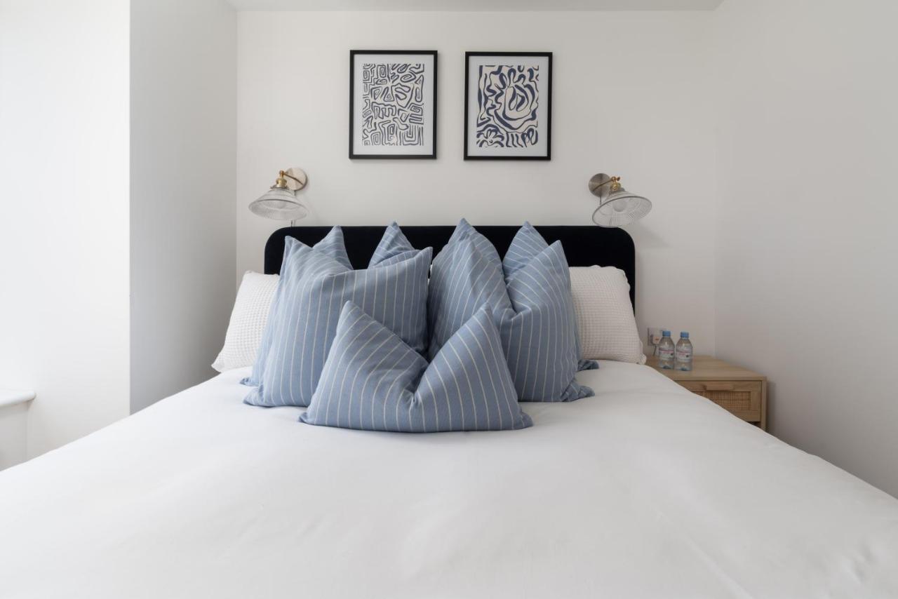 Apres Beach Apartment Sleeps 4 Penzance Esterno foto