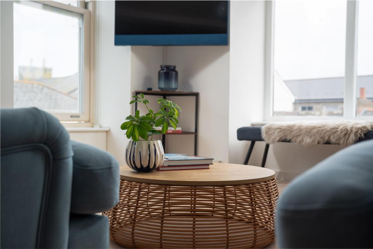 Apres Beach Apartment Sleeps 4 Penzance Esterno foto