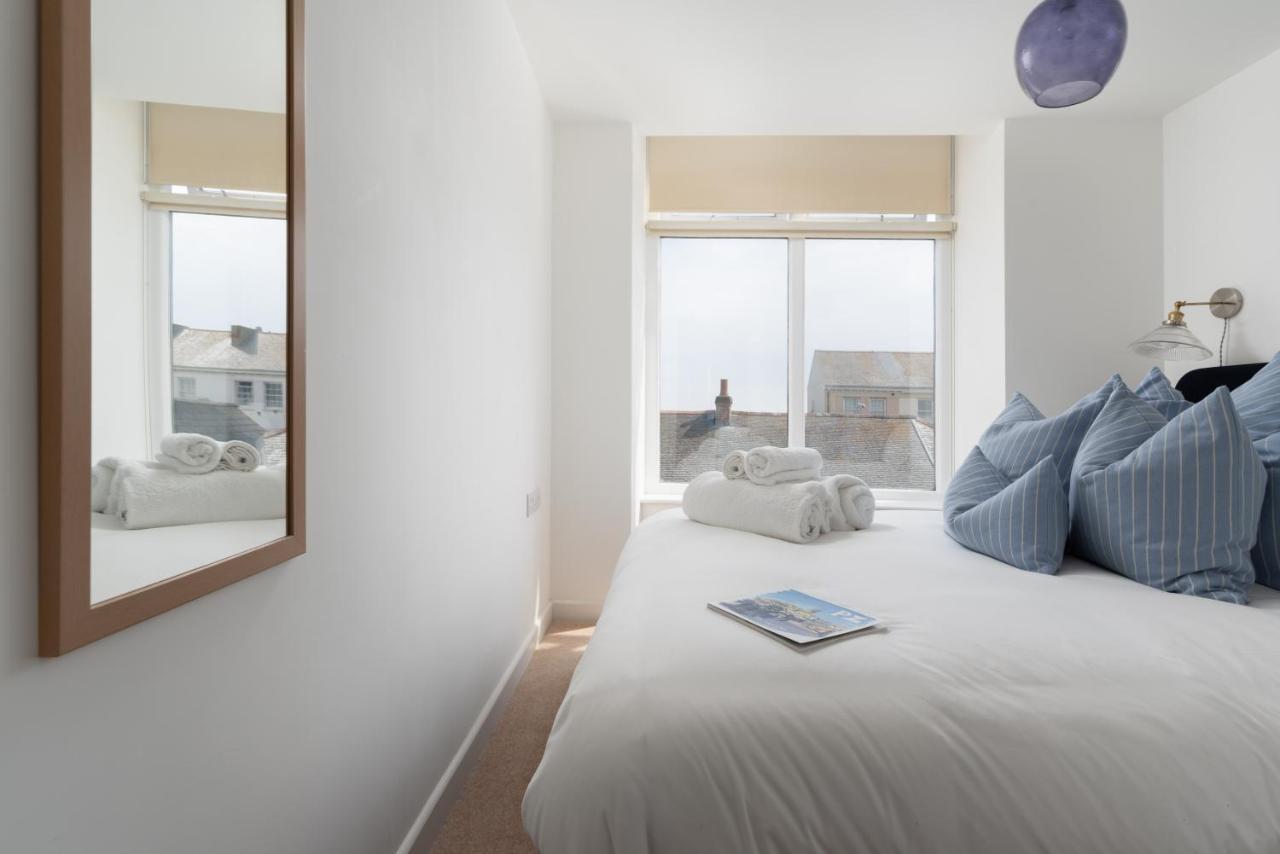 Apres Beach Apartment Sleeps 4 Penzance Esterno foto