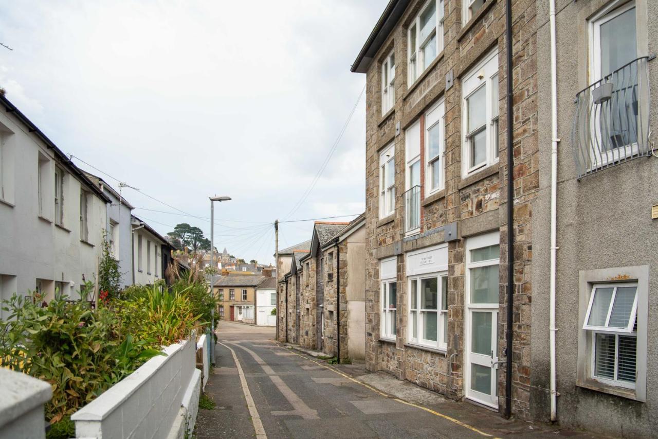 Apres Beach Apartment Sleeps 4 Penzance Esterno foto