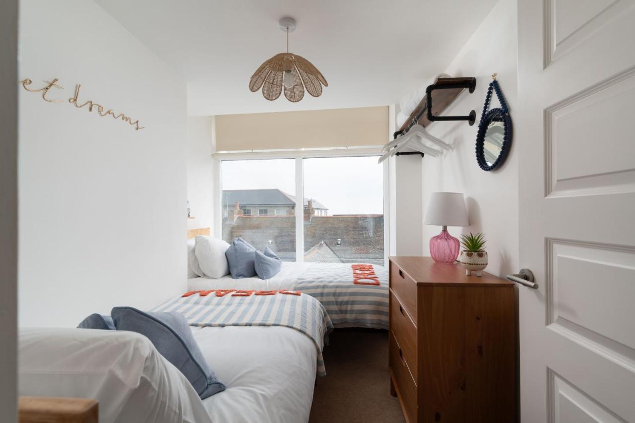 Apres Beach Apartment Sleeps 4 Penzance Esterno foto