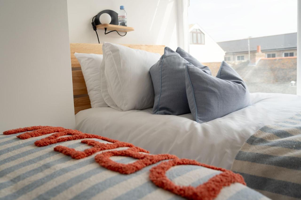 Apres Beach Apartment Sleeps 4 Penzance Esterno foto